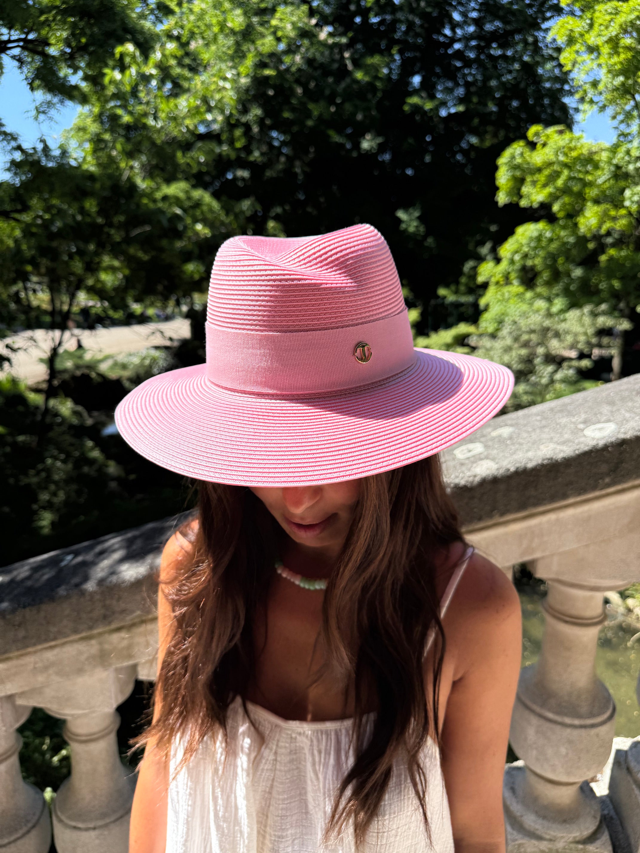 Chloé ASYMÉTRIQUE Été Italie – Bord 8 cm (Copie)