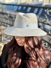 Chloé ASYMÉTRIQUE en Laine Bord 8cm