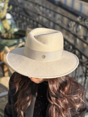 Chloé ASYMÉTRIQUE en Laine Bord 8cm