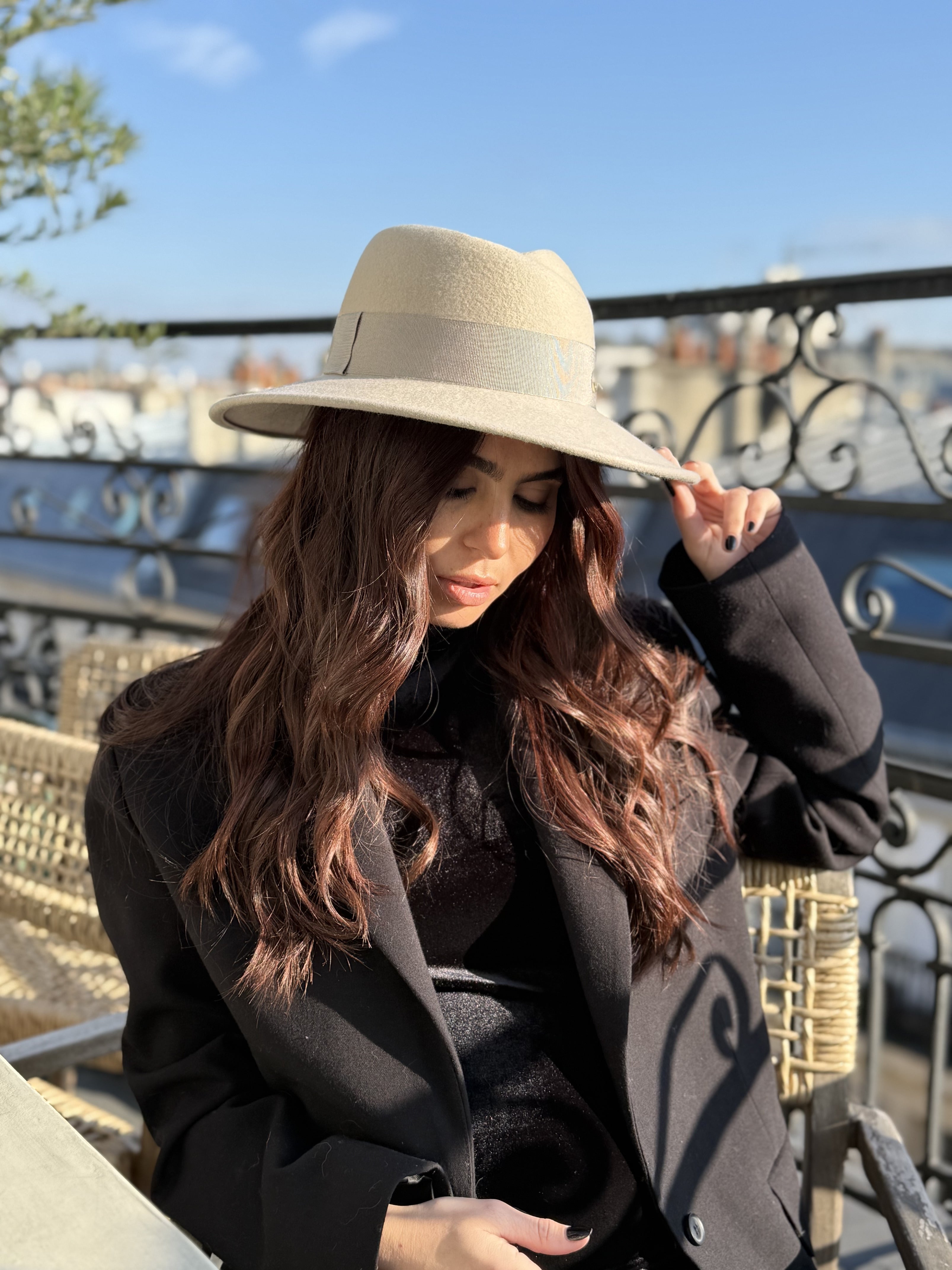 Chloé ASYMÉTRIQUE en Laine Bord 8cm