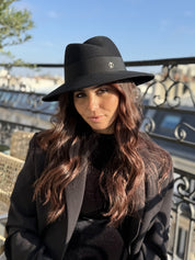 Chloé ASYMÉTRIQUE en Laine Bord 8cm