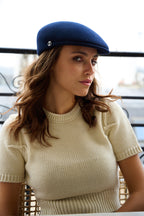 Casquette Plate Bombée en Laine Bleu Marine