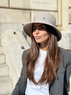 Audrey Bob Long 8 cm en Laine Taupe - Joe & Mey