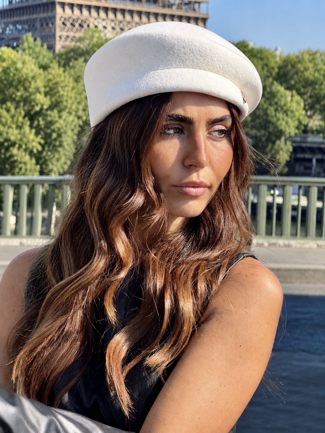 Asymmetric wool beret – White – view 10