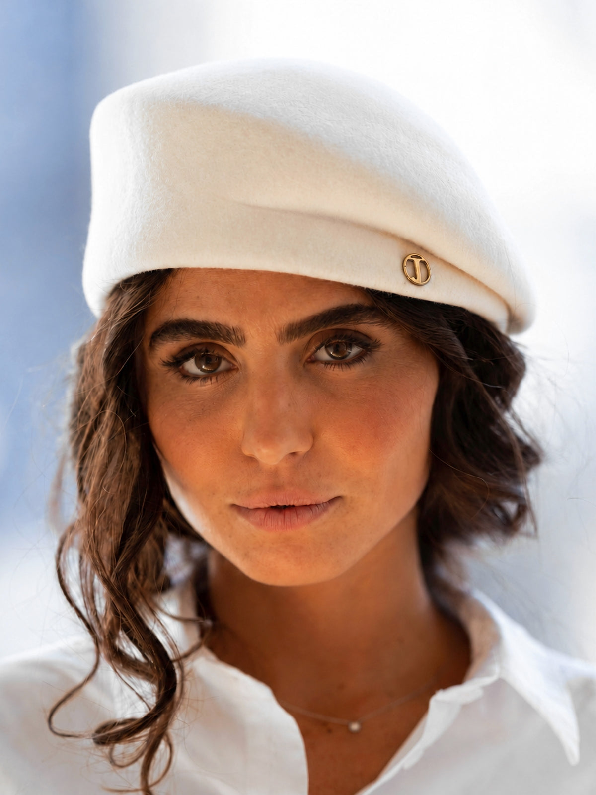Béret asymétrique en laine – Blanc