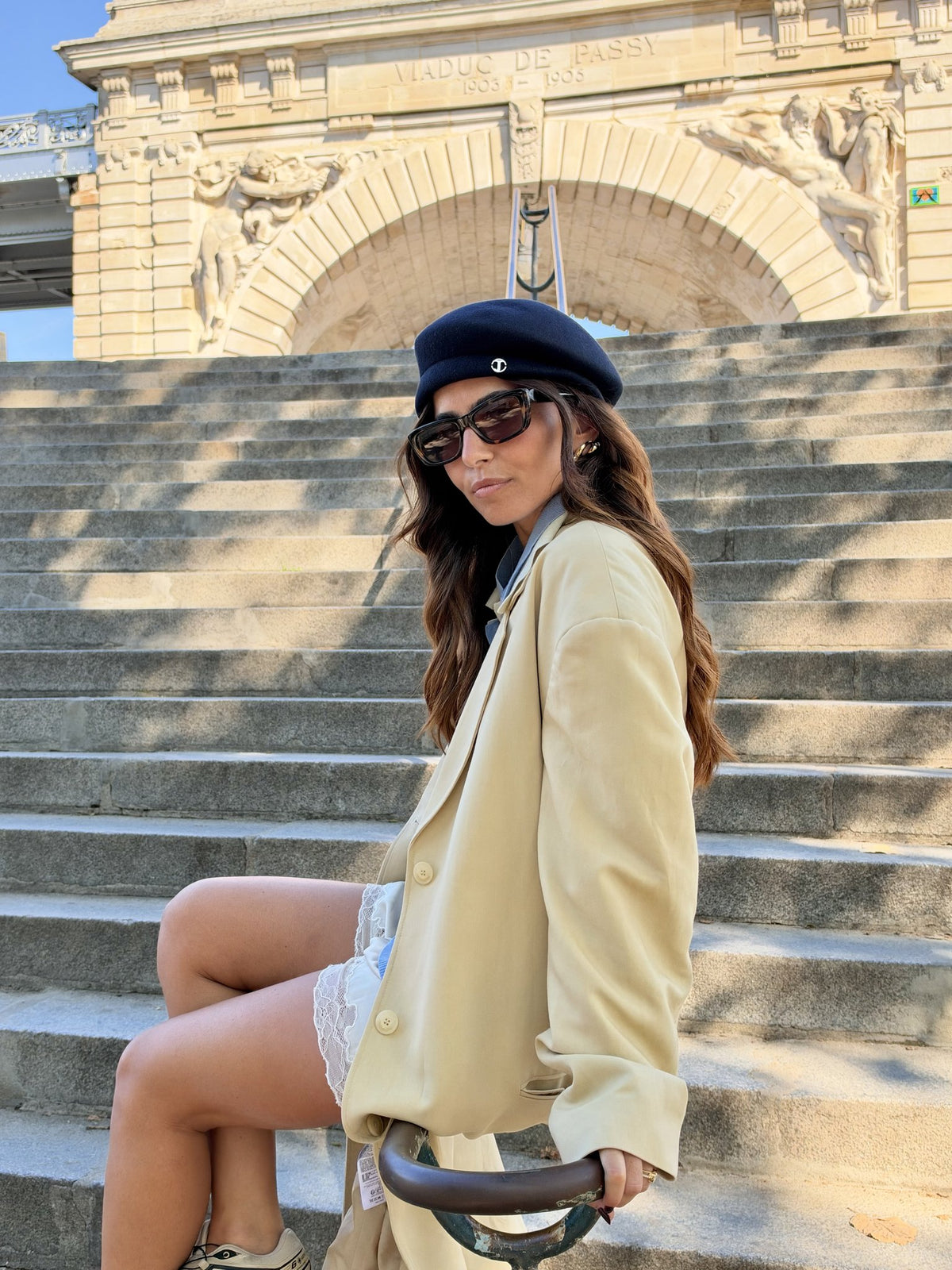 Béret asymétrique en laine – Bleu marine – vue 1