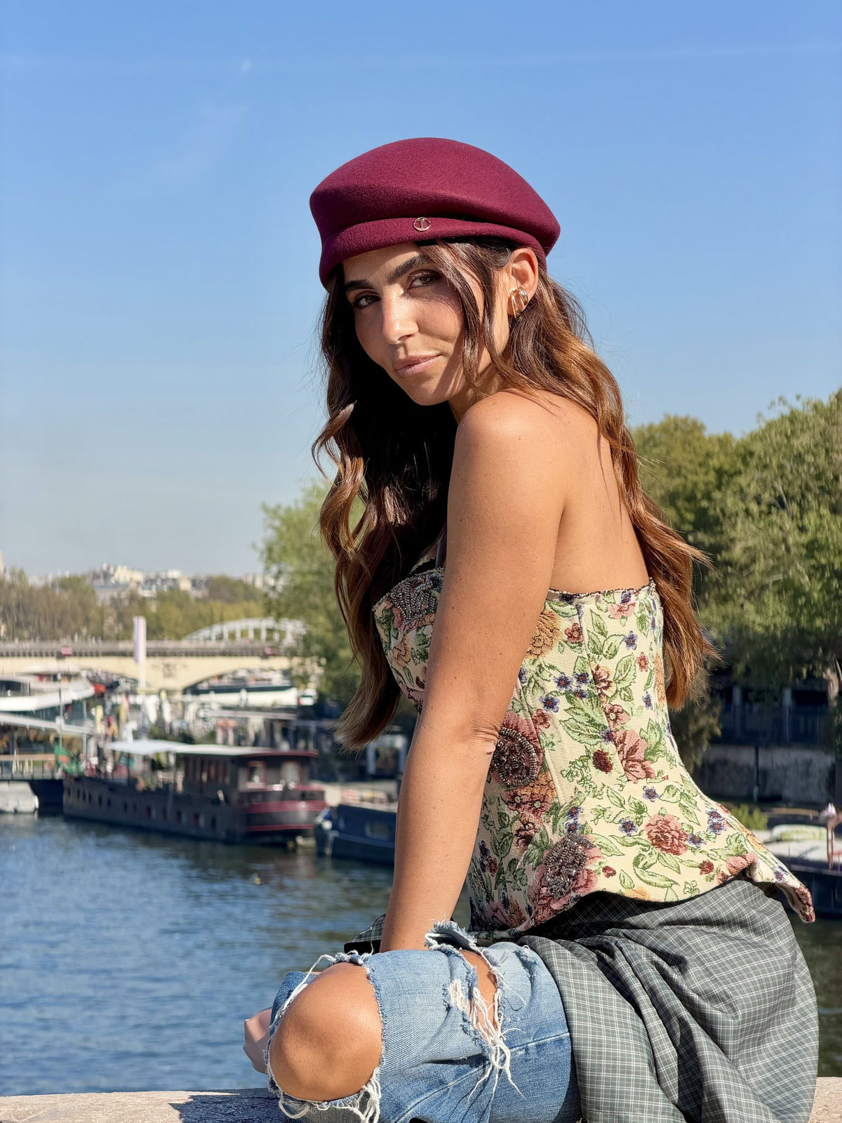 Béret asymétrique en laine – Bordeaux – vue 2