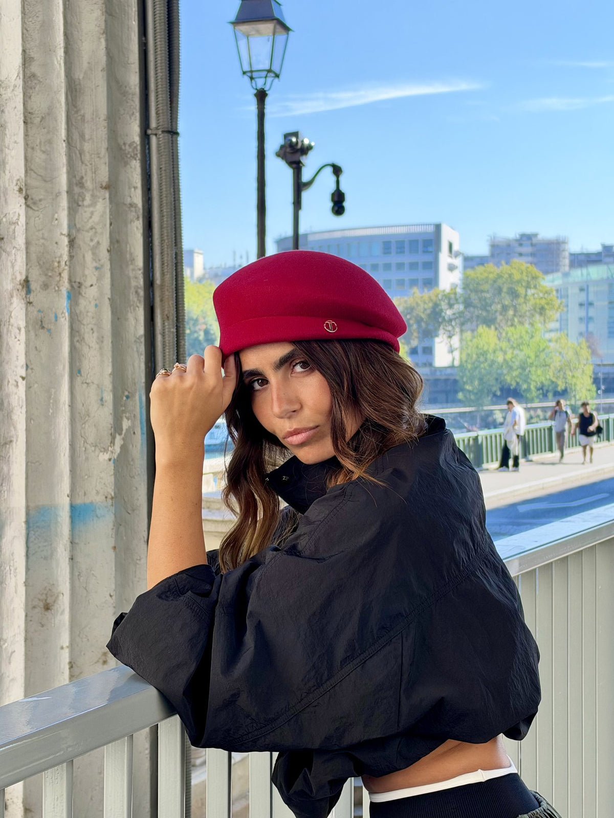 Béret asymétrique en laine – Rouge – vue 2