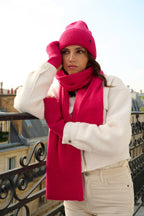 Bonnet, écharpe et mitaines en laine et cachemire – Fuchsia – vue 3