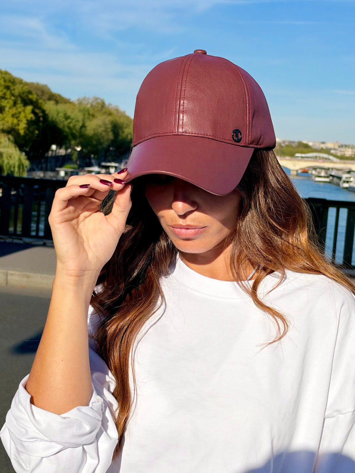Gorra de béisbol efecto piel vegana – Burdeos