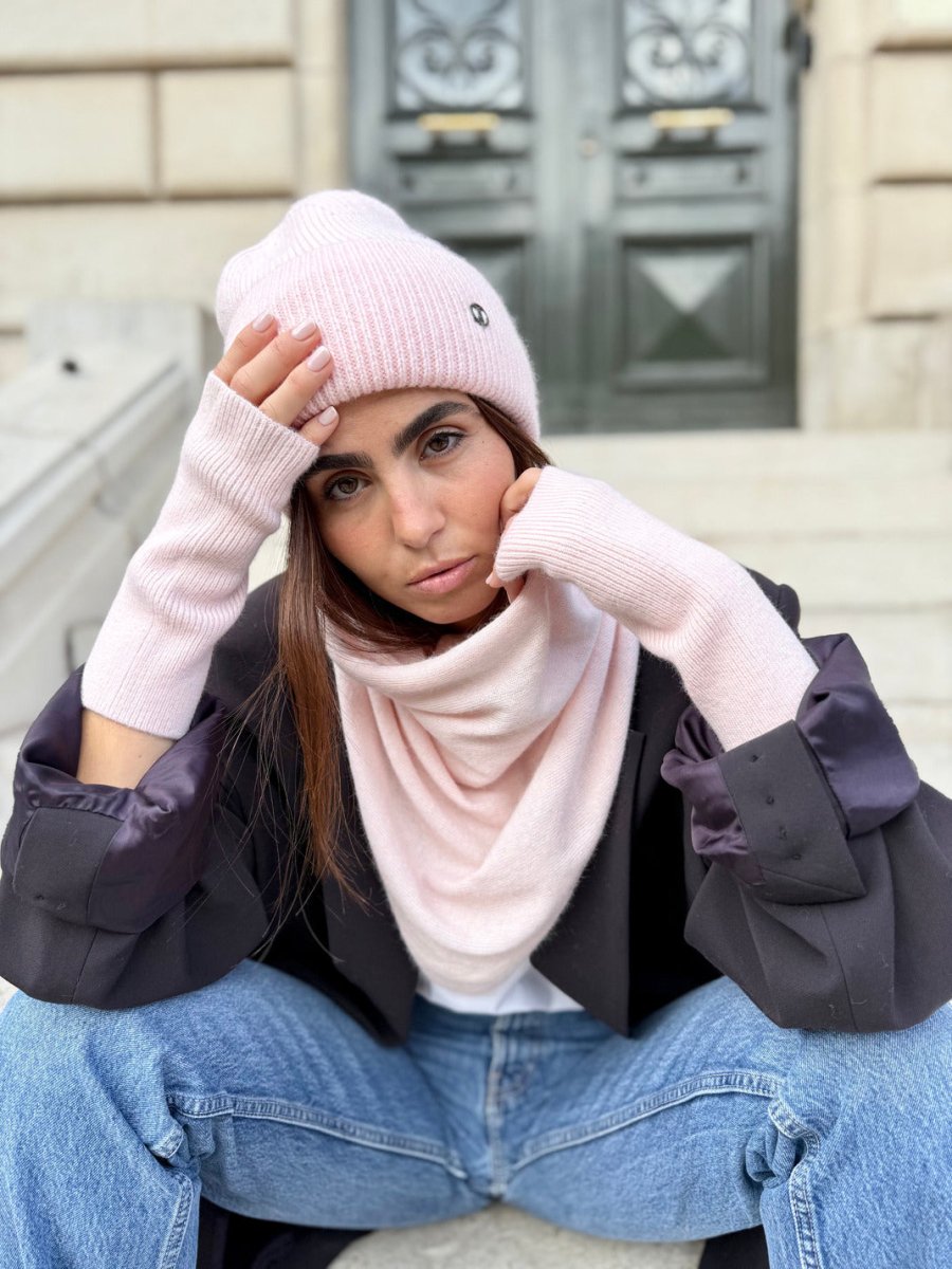 Coffret Triangle, bonnet et mitaines en laine et cachemire – Rose