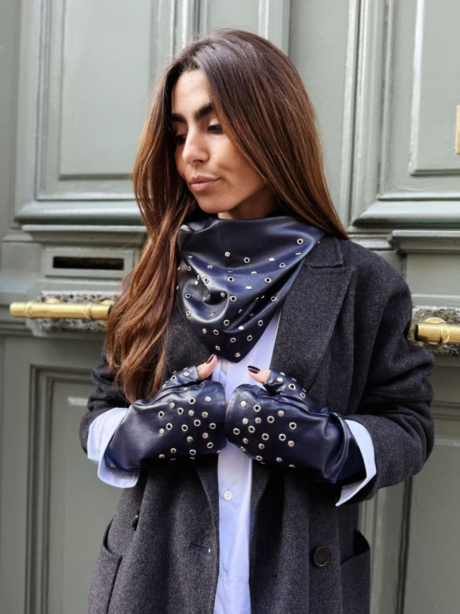 Coffret Triangle et mitaines effet cuir vegan à œillets – Bleu marine argenté