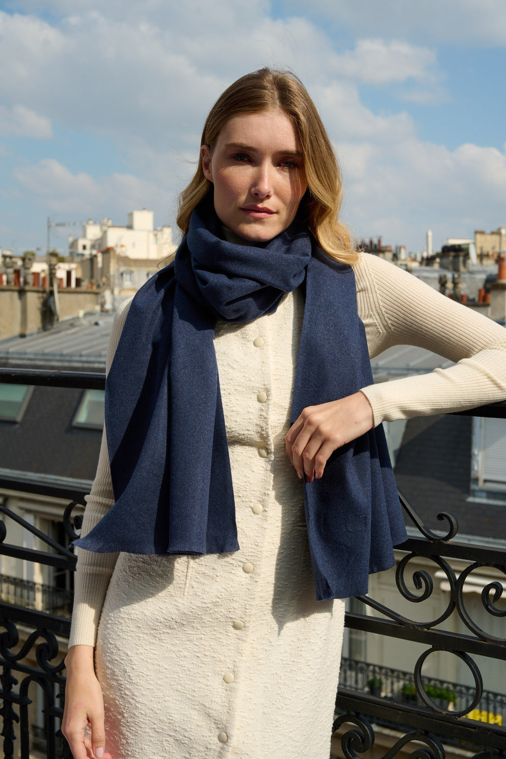 Étole en cachemire et laine – Bleu marine – vue 1