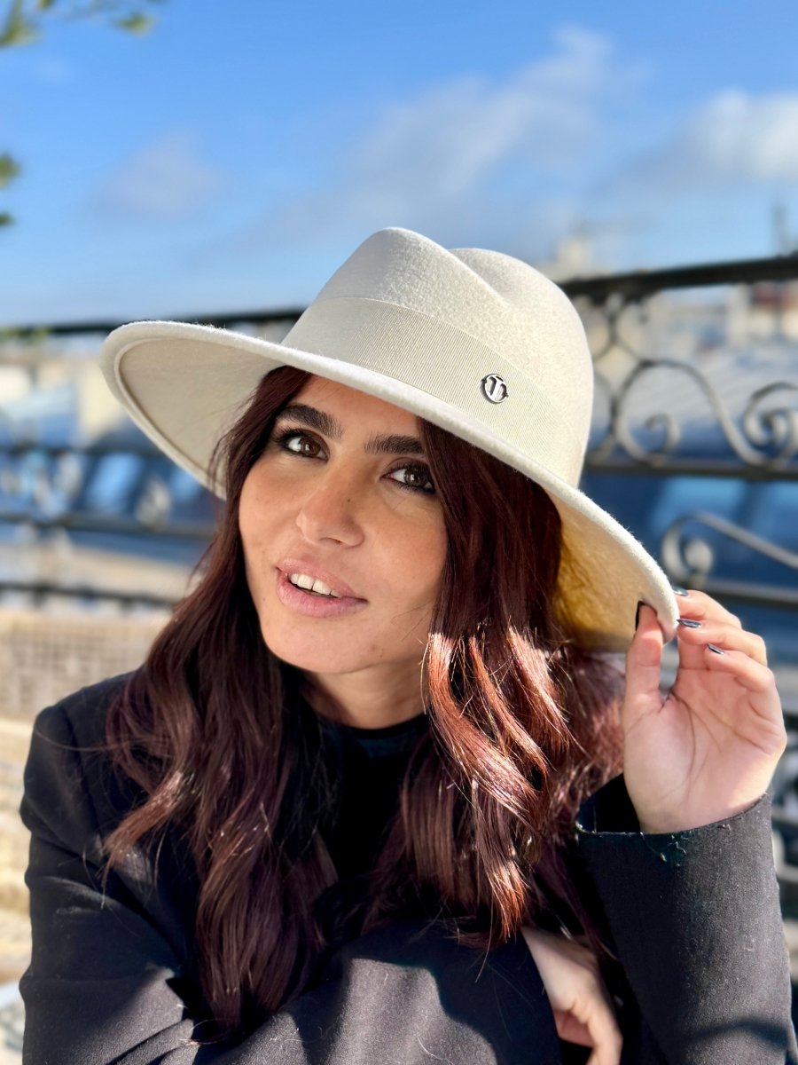 Fédora Chloé asymétrique en laine feutrine – Blanc – vue 2