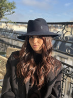 Fédora Chloé asymétrique en laine feutrine – Bleu marine – vue 2