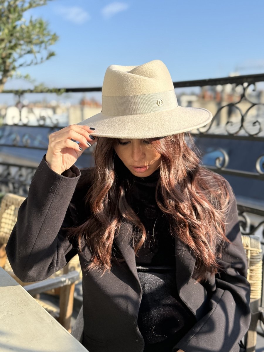 Fédora Chloé asymétrique en laine feutrine – Gris – vue 1