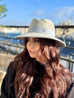 Fédora Chloé asymétrique en laine feutrine – Gris chiné clair – vue 1