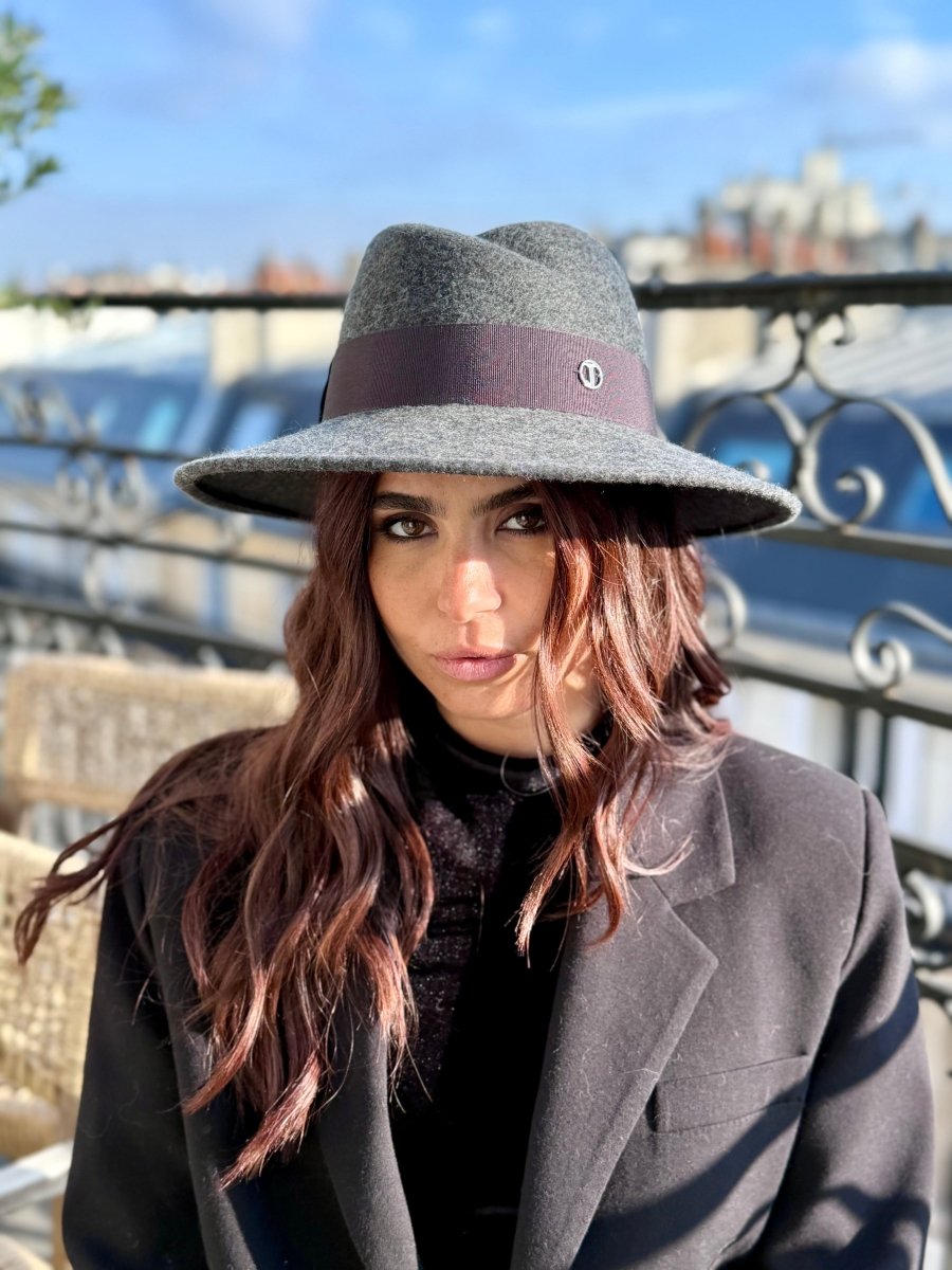 Fédora Chloé asymétrique en laine feutrine – Gris chiné foncé – vue 4