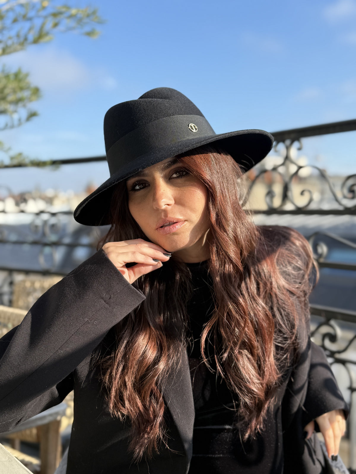 Fédora Chloé asymétrique en laine feutrine – Noir – vue 2