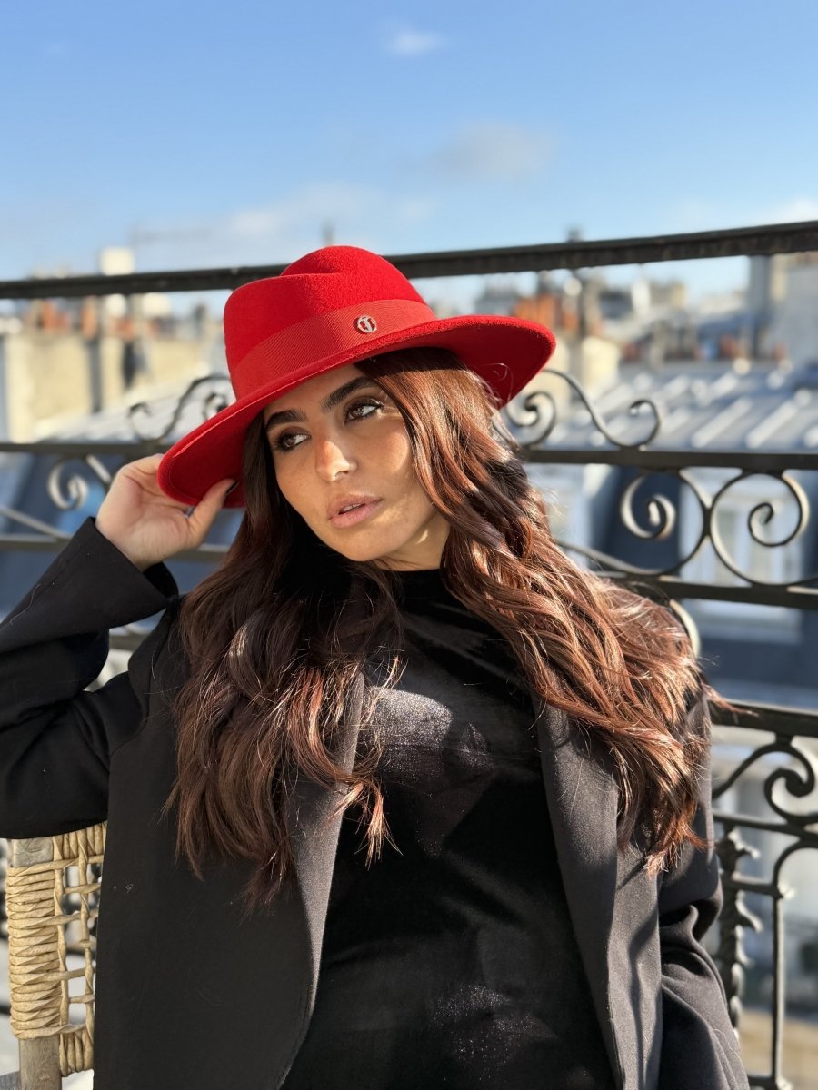 Fédora Chloé asymétrique en laine feutrine – Rouge – vue 1