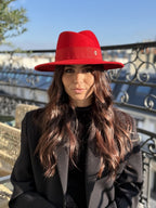Fédora Chloé asymétrique en laine feutrine – Rouge – vue 3