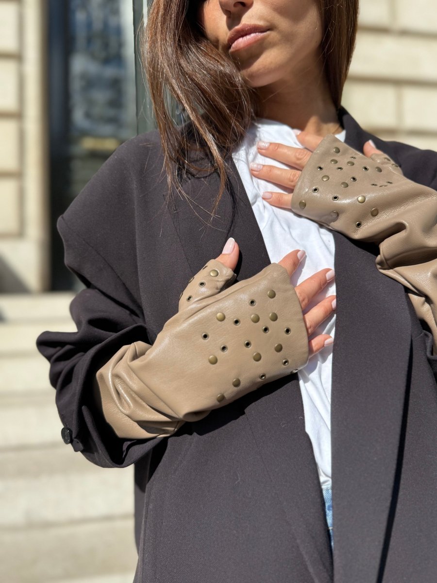 Mitaines longues effet cuir vegan à œillets - Joe & Mey