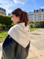 Triangle écharpe de cou en laine et cachemire – Gris chiné clair – vue 5
