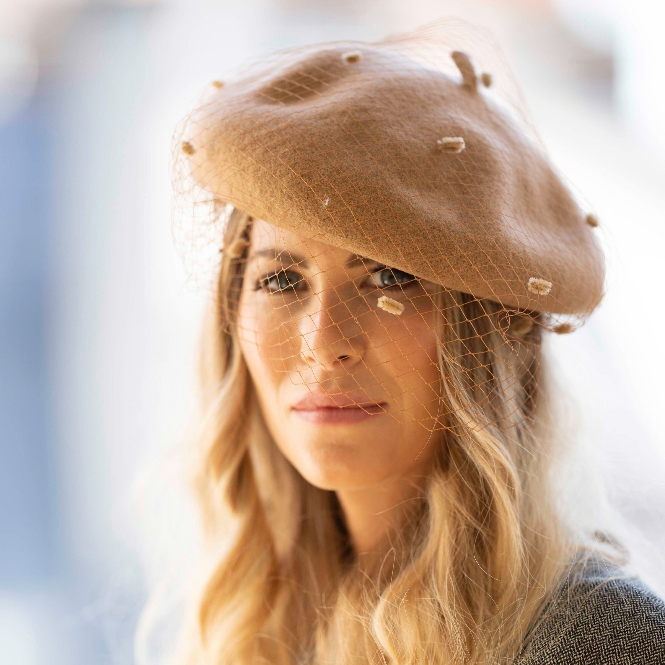 Béret en Laine avec voilette Camel