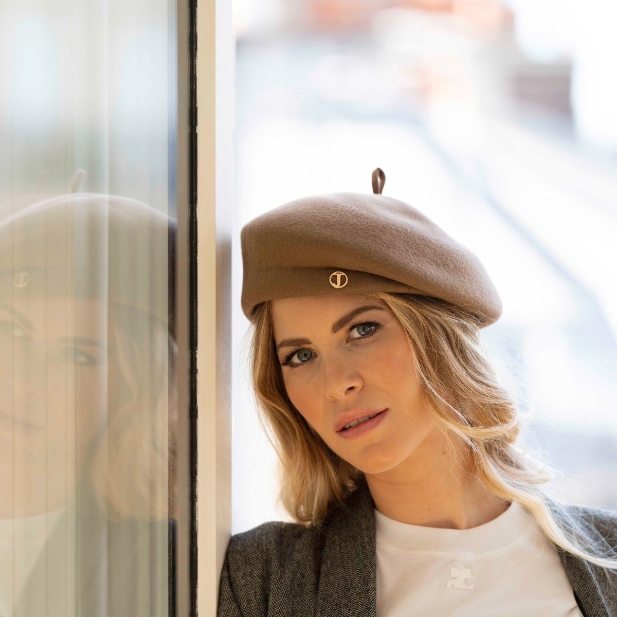 Béret asymétrique en laine – Camel – vue 5